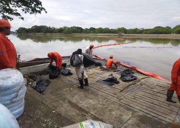 La Marina activa el Plan Nacional de Contingencias por derrame de hidrocarburos en el río Pantepec-Tuxpan