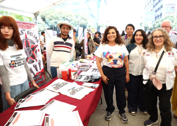 Clara Brugada dialoga con jóvenes capitalinos — La jefa de Gobierno de la Ciudad de México conversa con colectivos juveniles sobre proyectos comunitarios.