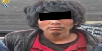 “Persecución de un sujeto que agredió a una oficial y le quitó su arma de cargo en calles de Iztacalco.”