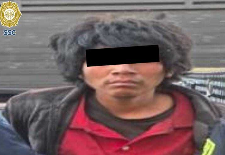 “Persecución de un sujeto que agredió a una oficial y le quitó su arma de cargo en calles de Iztacalco.”