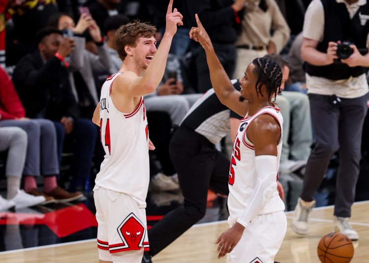 Los Chicago Bulls, un equipo sin grandes estrellas ni ambiciones de cara a la nueva temporada, prolongaron este miércoles su brillante