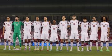 La selección de Qatar venció 2-1 a Emiratos Árabes Unidos, asegurando así su clasificación directa al Mundial 2026, torneo en el que participará por segunda ocasión en su historia.