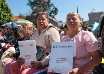 Clara Brugada encabeza entrega de apoyos para mejoramiento de vivienda en CDMX
