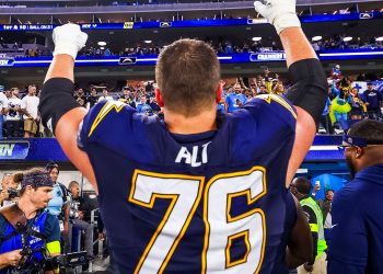Los Angeles Chargers 37-10 sobre Los Minnesota Vikings en el arranque de la semana ocho de la NFL.