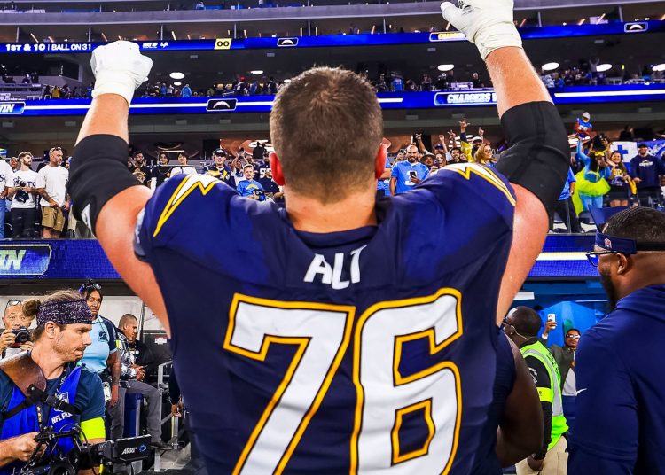 Los Angeles Chargers 37-10 sobre Los Minnesota Vikings en el arranque de la semana ocho de la NFL.