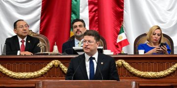 Pablo Vázquez rinde cuentas ante el Congreso CDMX