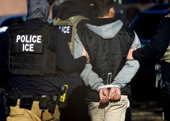 Trump intensifica redadas migratorias en barrios mexicanos de Chicago