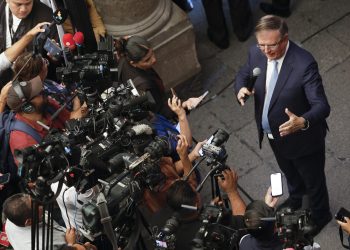 México gana tiempo y posición en negociación del T-MEC, afirma Ebrard