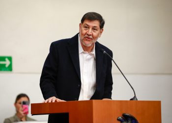 Gerardo Fernández Noroña pedirá licencia como senador