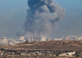 Vista aérea de la ciudad de Gaza tras bombardeos.