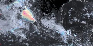 Raymond se debilita a depresión tropical antes de tocar tierra en Baja California Sur