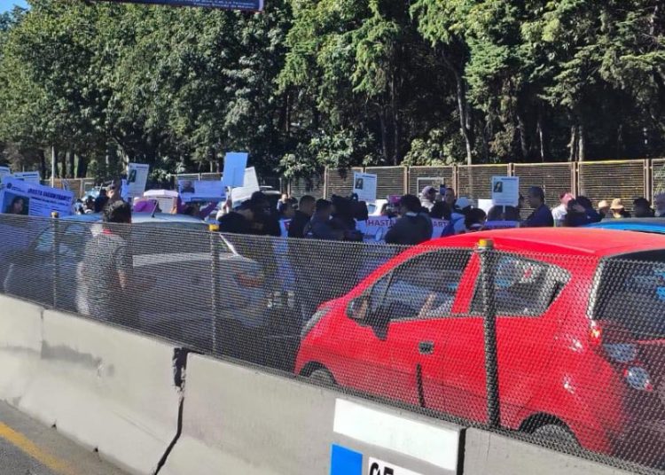 Bloqueo en Periférico Norte por Desaparición de Kimberly | FOTO REDES SOCIALES