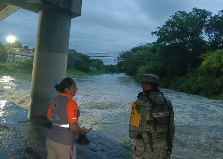 Casas dañadas, desbordamientos, caminos anegados y 180 personas en albergues dejan lluvias en norte de Veracruz