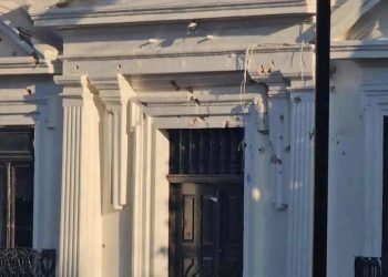 Con drones y armas, atacan presidencia de Zinapécuaro