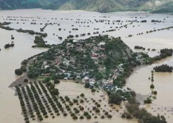 Aumentan helicópteros para atender contingencia en Hidalgo