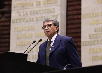 Morena tendrá que acercarse más al poder económico, señaló Monreal, previo a presentar la reserva para bajar el IEPS a bebidas azucaradas