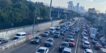 Gobierno de la CDMX dialoga con transportistas ante amenaza de paro