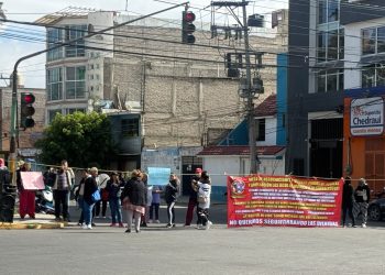 🚧 Bloqueo en Nezahualcóyotl por falta de apoyos tras inundaciones