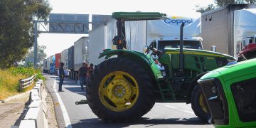 Productores agrícolas de Jalisco liberan carreteras