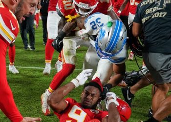 Brian Branch es suspendido por golpear a un jefe