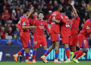 El París Saint-Germain (PSG) sacó el mazo ante el Bayer Leverkusen de los españoles Grimaldo y Aleix García, al que castigó este martes