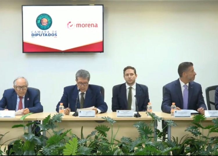 Reunión entre funcionarios y empresarios: Autoridades y representantes de la industria refresquera discuten ajustes en el IEPS para bebidas azucaradas