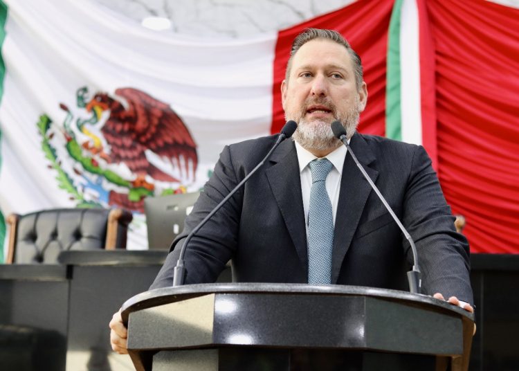 Carlos Olson, diputado del PAN en Chihuahua, explica los motivos de la prohibición del lenguaje inclusivo en las escuelas