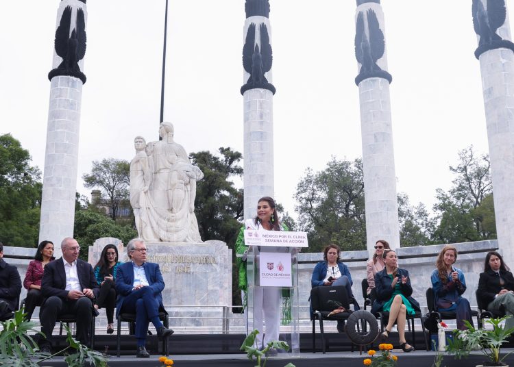 Clara Brugada Molina durante la instalación de la Agencia de Gestión Integral de Residuos, impulsando políticas sostenibles en la CDMX