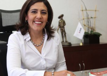 Claudia Zavala, consejera del INE, durante foro académico del Centro de Estudios Alonso Lujambio