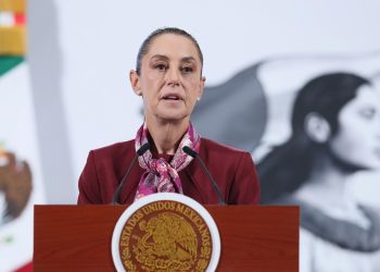Claudia Sheinbaum y Arturo Zaldívar defienden la Ley de Amparo