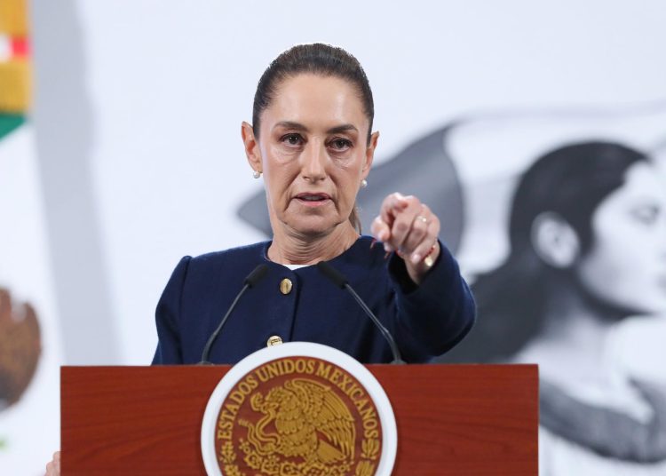 Claudia Sheinbaum anunció apoyos por 10 mil millones de pesos para damnificados por lluvias en Veracruz, Puebla e Hidalgo. EFE/Mario Guzmán