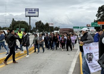 CNTE bloquea la carretera méxico-pachuca