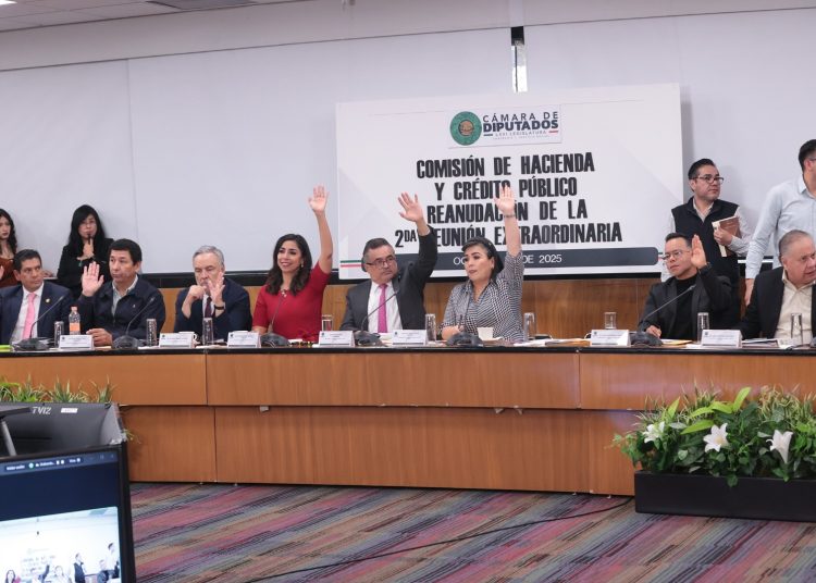 Comisión de Hacienda aprueba el Paquete de Ingresos 2026 en sesión nocturna del Congreso