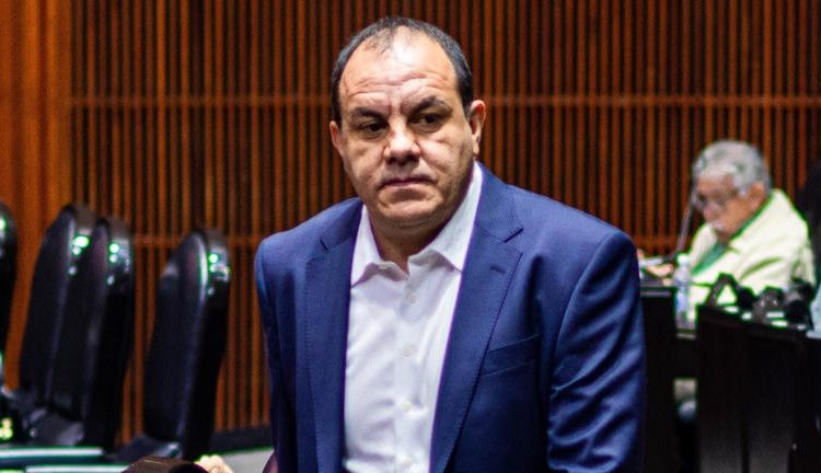 Captan a Cuauhtémoc Blanco con raqueta en mano mientras la Comisión discutía la Ley de Aguas Nacionales