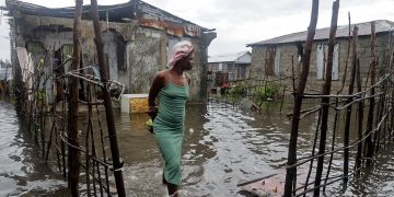 Evacúan hasta 7 mil personas por riesgo de desbordamiento tras paso del huracán Melissa en Cuba