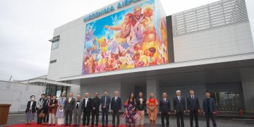Artistas mexicanos homenajean a las víctimas nucleares con mural por la paz en Hiroshima