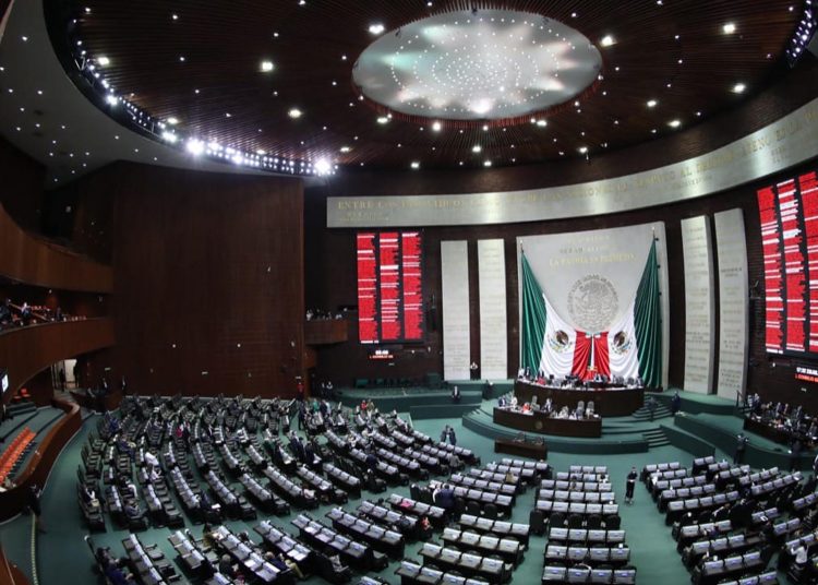 Pleno de la Cámara de Diputados durante la votación de la reforma a la Ley de Amparo