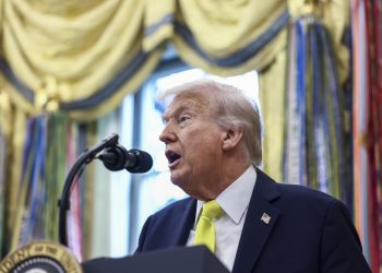 Trump advierte a Hamás sobre consecuencias si no cumple alto el fuego en Gaza