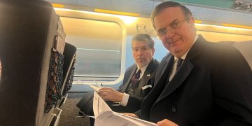 Marcelo Ebrard llega a Corea del Sur para la Cumbre APEC