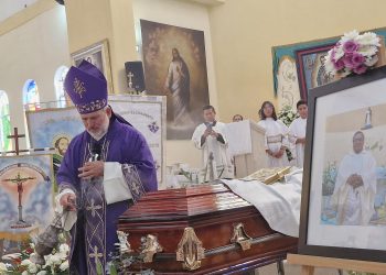 Exigen “paz y justicia” tras el asesinato de un sacerdote en Guerrero
