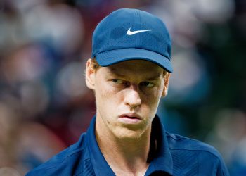 Jannik Sinner no disimuló la enorme distancia que hoy por hoy mantiene con el griego Stefanos Tsitsipas, al que arrolló en la puesta