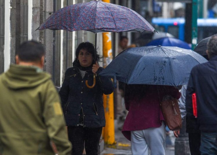 Cielos nublados y lluvias intensas en Guerrero y Chiapas por efectos del frente frío número 11.