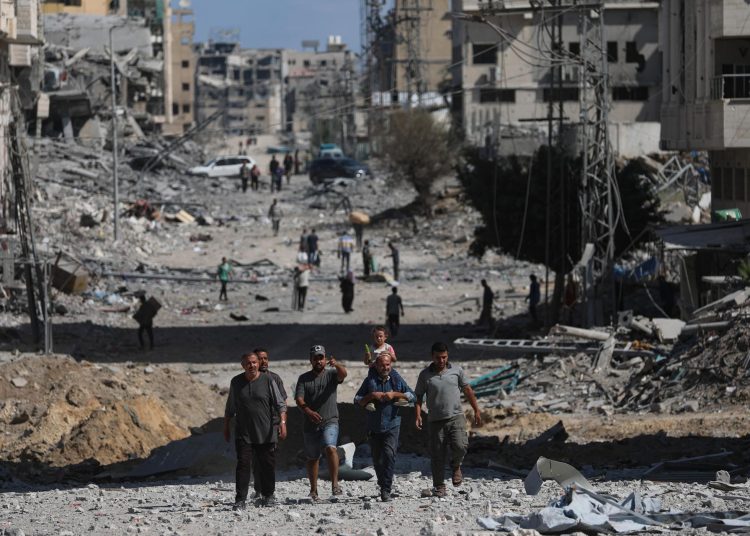 Vista de la Franja de Gaza, mostrando la magnitud de la destrucción tras dos años de conflicto. EFE/ Mohammed Saber