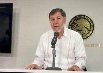 Licencia de Fernández Noroña por 11 días para realizar un tour todo pagado por Palestina