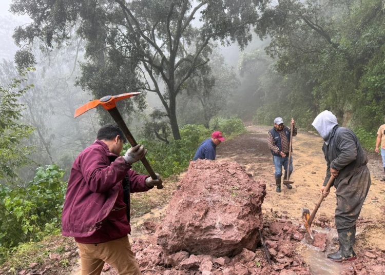 Erick Ramírez Montaño, presidente municipal de Xochicotlán, pide apoyo urgente para los afectados por las lluvias