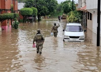 “Poza Rica está devastado, no hemos tenido ayuda por parte del gobierno”: Damnificada por lluvias en Veracruz