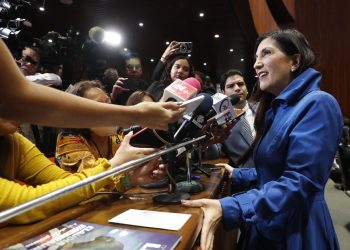 Kenia López va por cero IVA en alimentos y medicinas para mascotas
