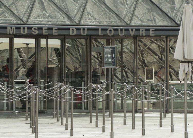 Las joyas del Louvre todavía no han sido recuperadas, advierte la fiscal de París. EFE/ Edgar Sapiña Manchado