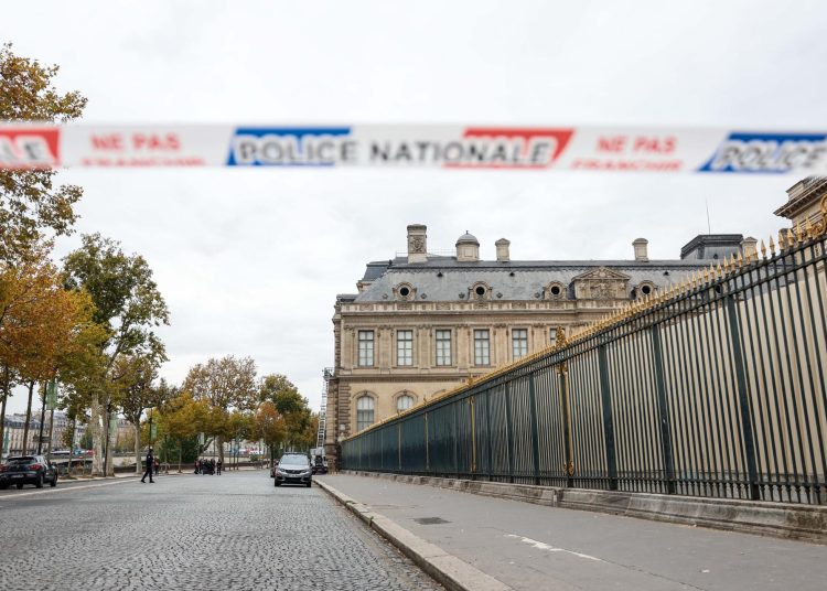El robo al Louvre ocurrió en solo siete minutos, según autoridades. EFE/EPA/Mohammed Badra