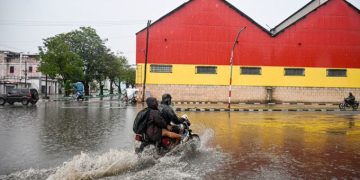 🌪 Huracán Melissa se debilita a categoría 3 en Cuba, pero sigue siendo peligroso